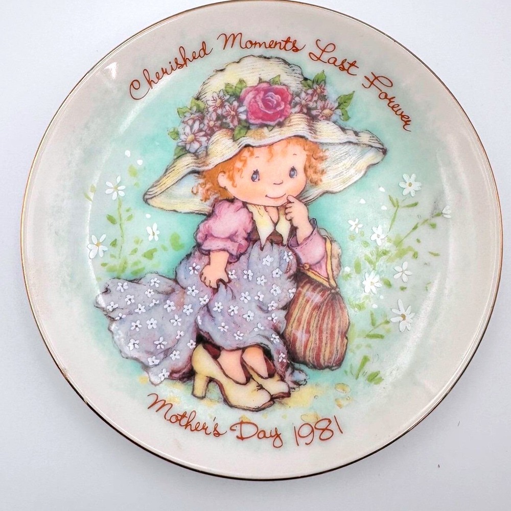 Vintage Avon Collectible Mother's Day Plate 1981 Cherished Moments Last Forever